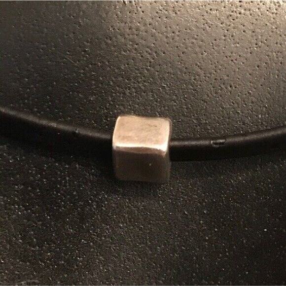 Elisabetta Studio Black Necklace with Siver-Tone Bead & Magnetic Closure 21" - Picture 5 of 9